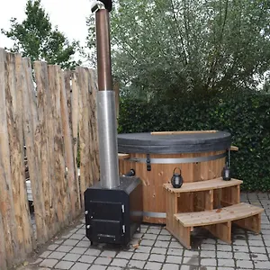 idyllische-loft-met-heerlijke-hottub.ihotelsrotterdam.com/